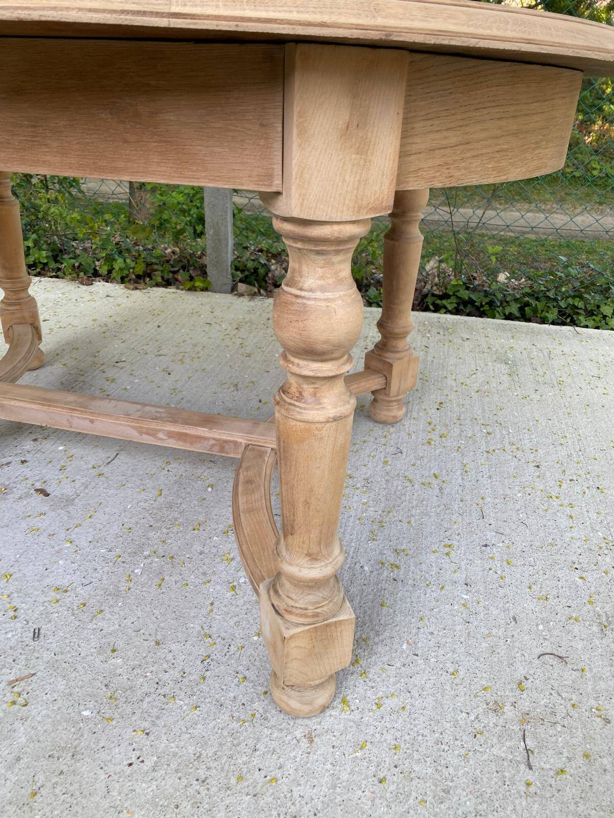 Table de ferme ronde ovale extensible rénovée en bois brut 210cm