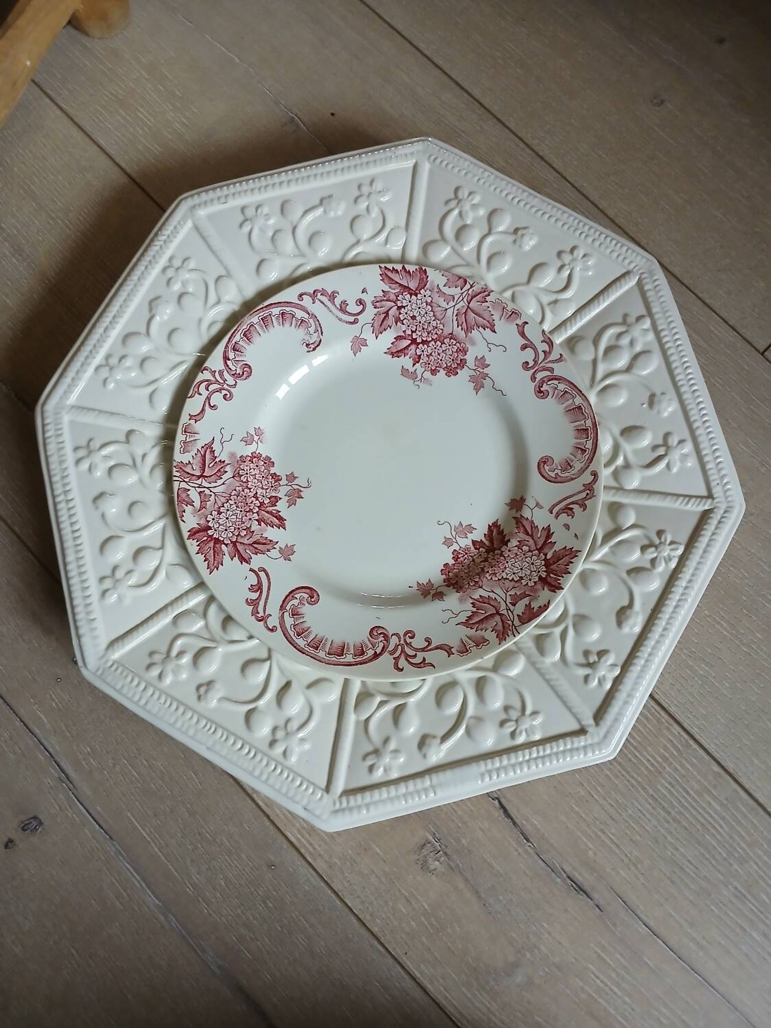 Grand plat ancien en céramique
