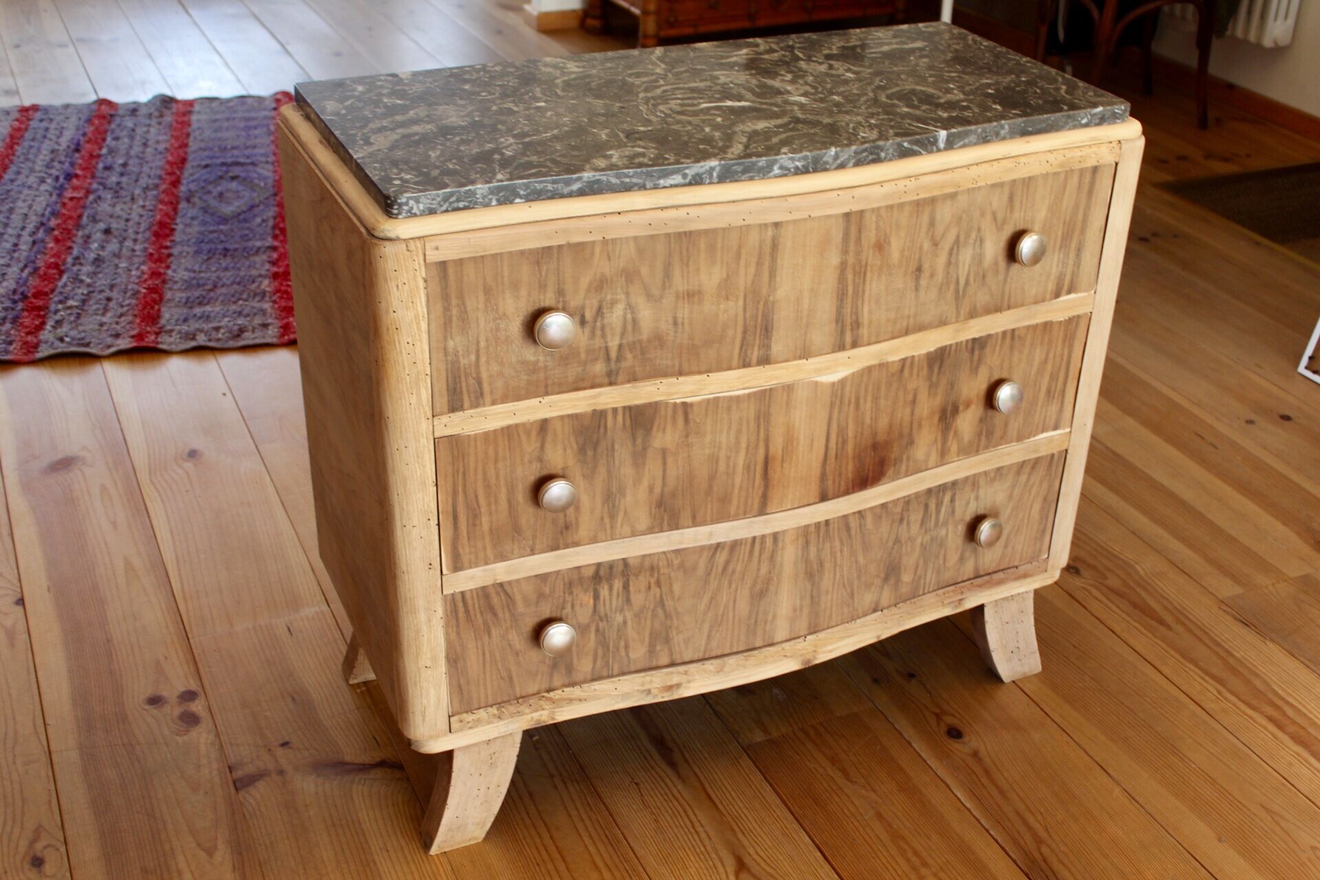 Commode années 30 et son marbre noir