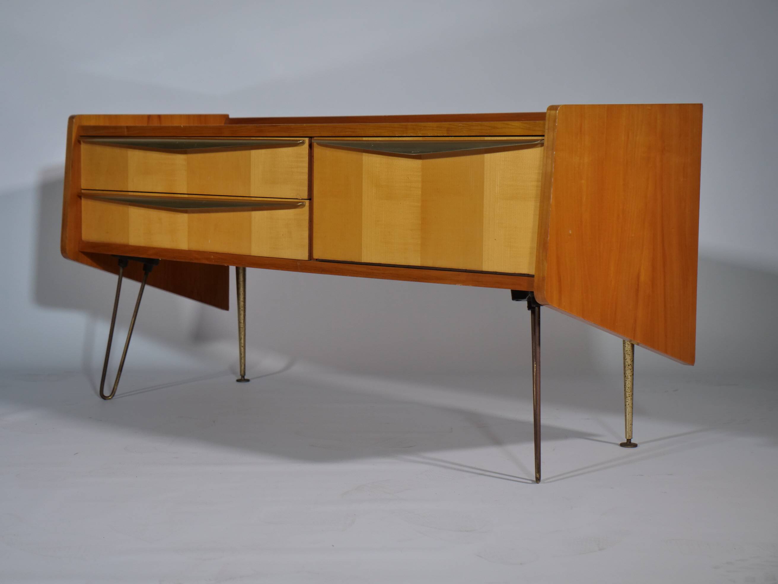 Buffet italien en cerisier des années 1950