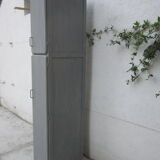 Boarding wooden wardrobe closet