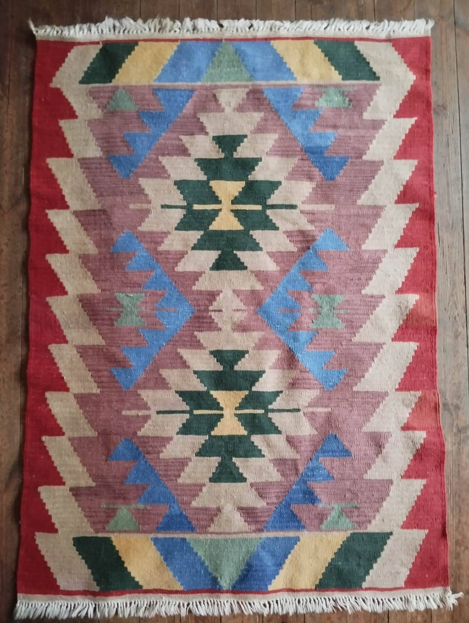 Handmade Persian Qashqai rug 165x115cm