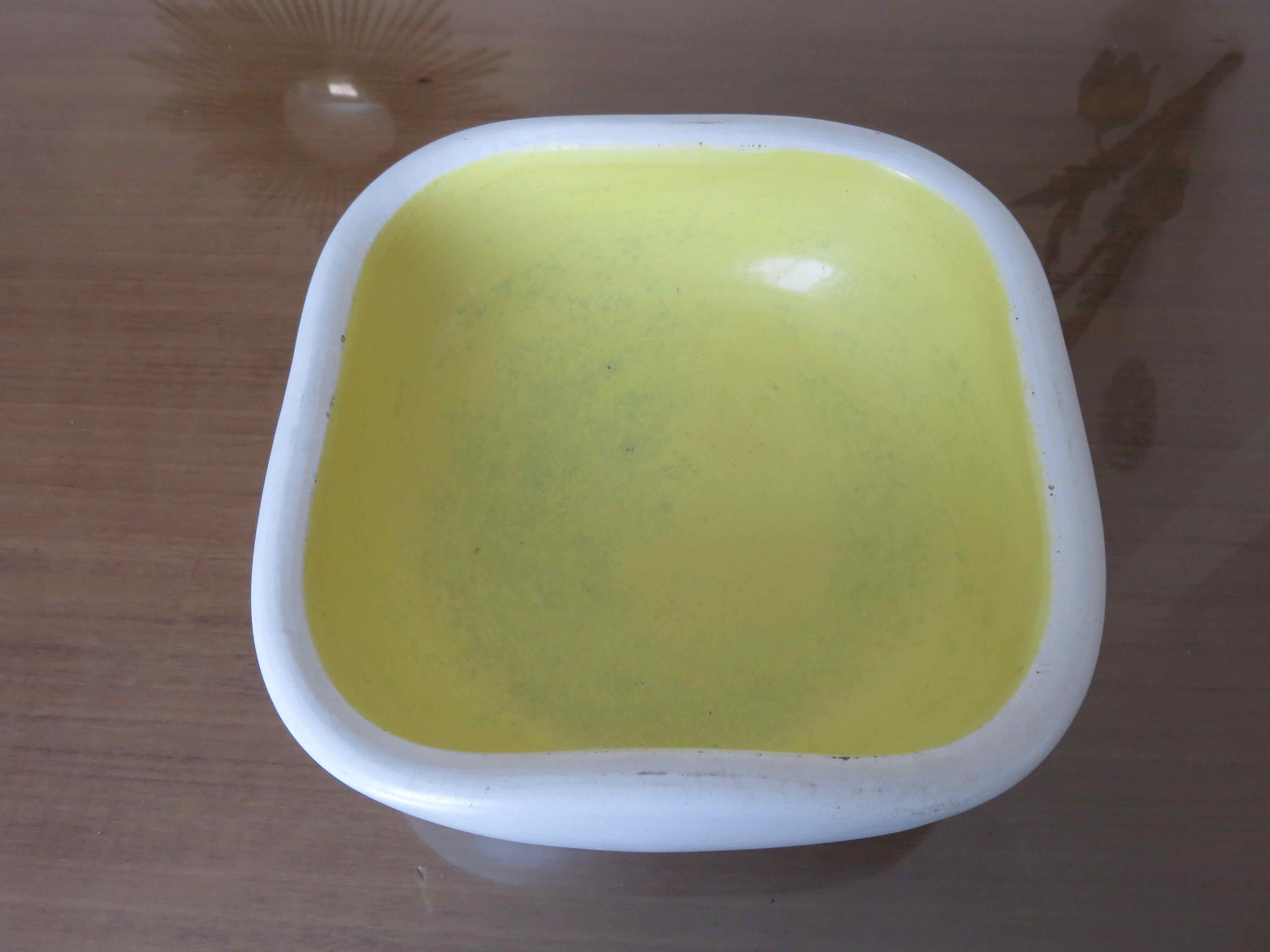 Keramos ceramic trinket tray in white and yellow, 1950s/60s