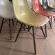 8 chaises Eames par Herman Miller