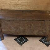 Coffre ancien en bois sulpte
