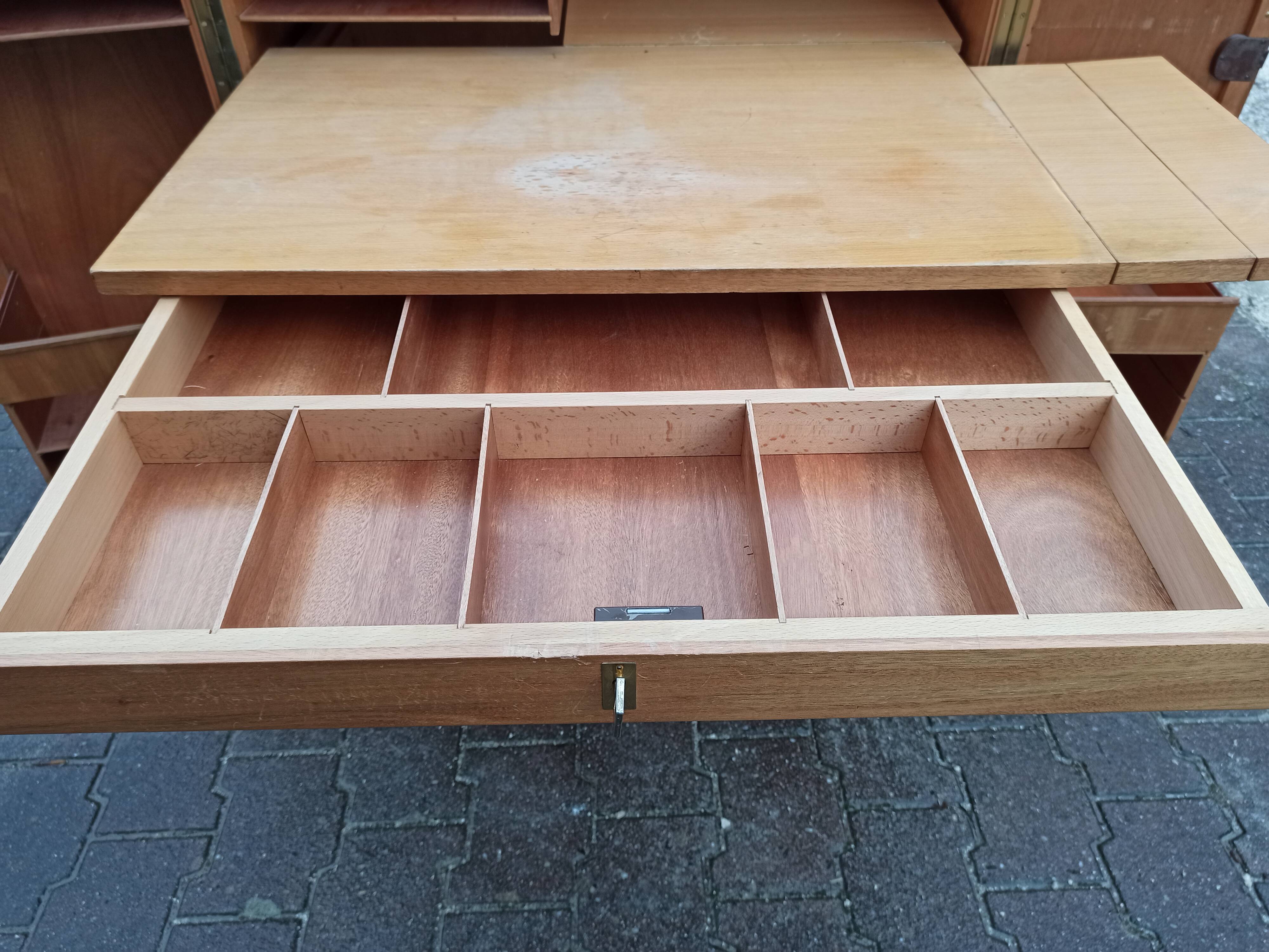 Folding desk says "Magic box" by designers Mummenthaler - Meier, Switzerland