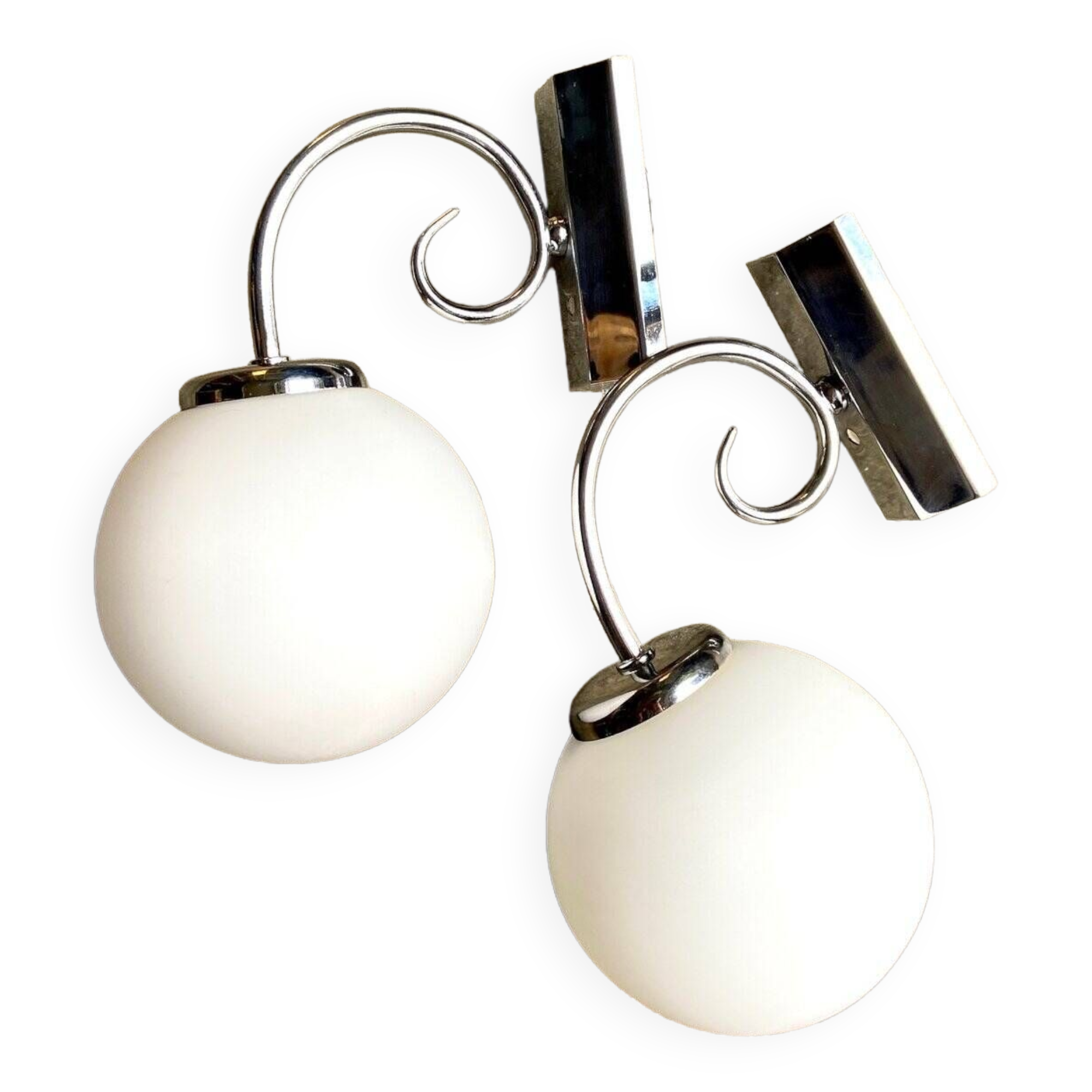 2 wall lamps in chromed metal and white opaline