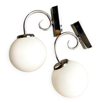 2 wall lamps in chromed metal and white opaline