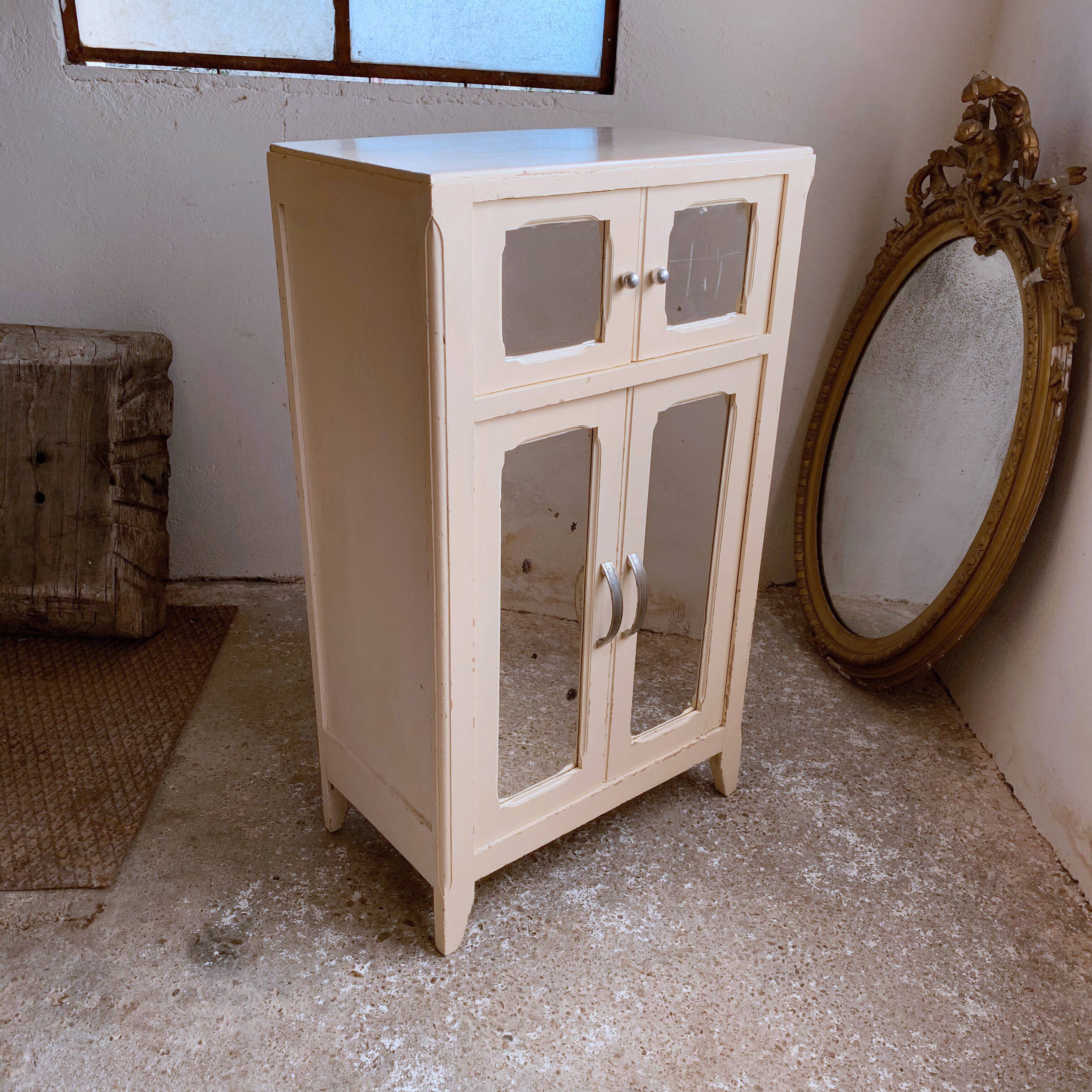 Former 4-door bathroom buffet - Esprit buffet in Paris, Mado furniture.