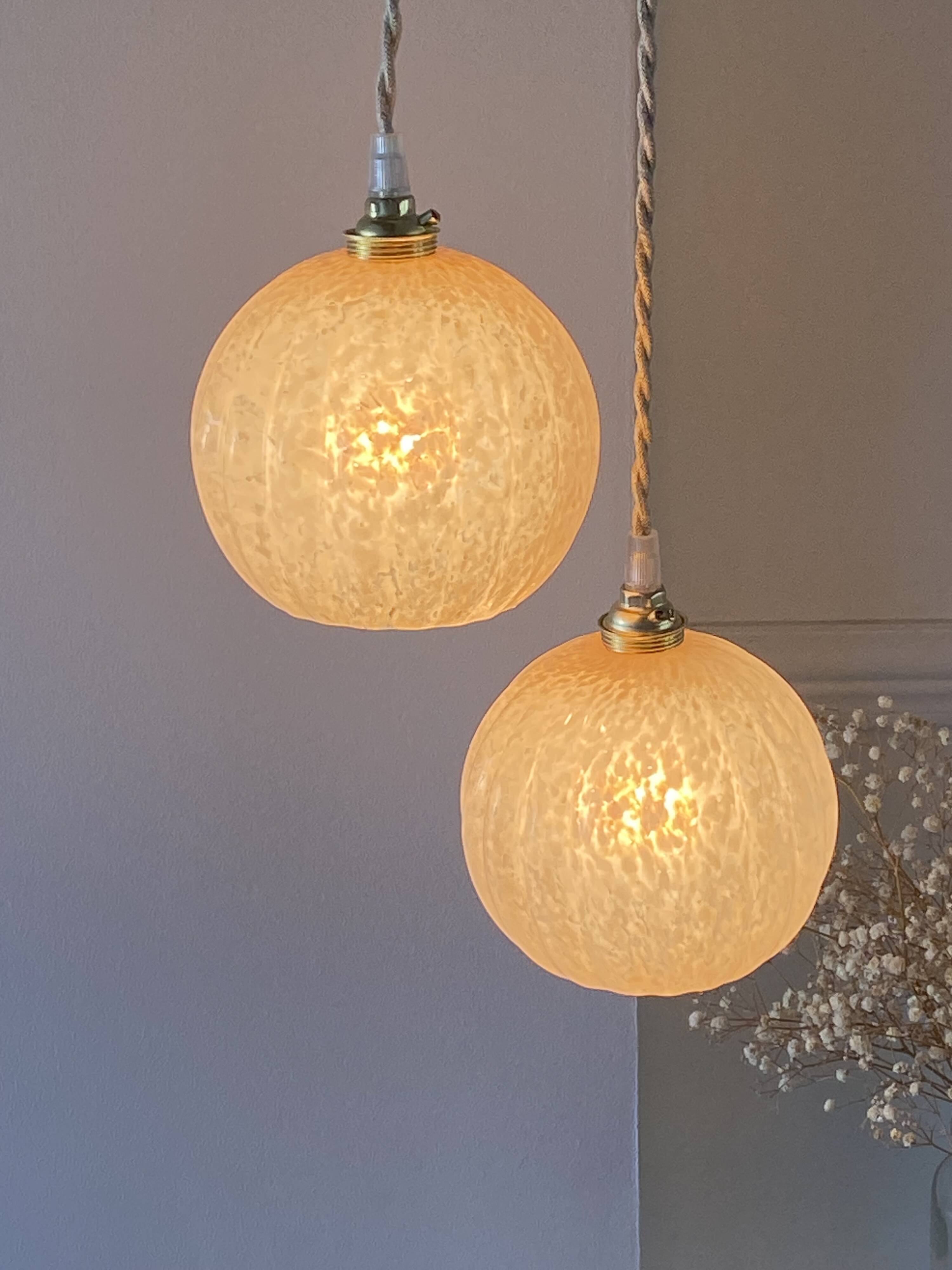 Suspension cascade verres Clichy roses