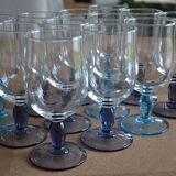 12 verres sur pied bleu et mauve