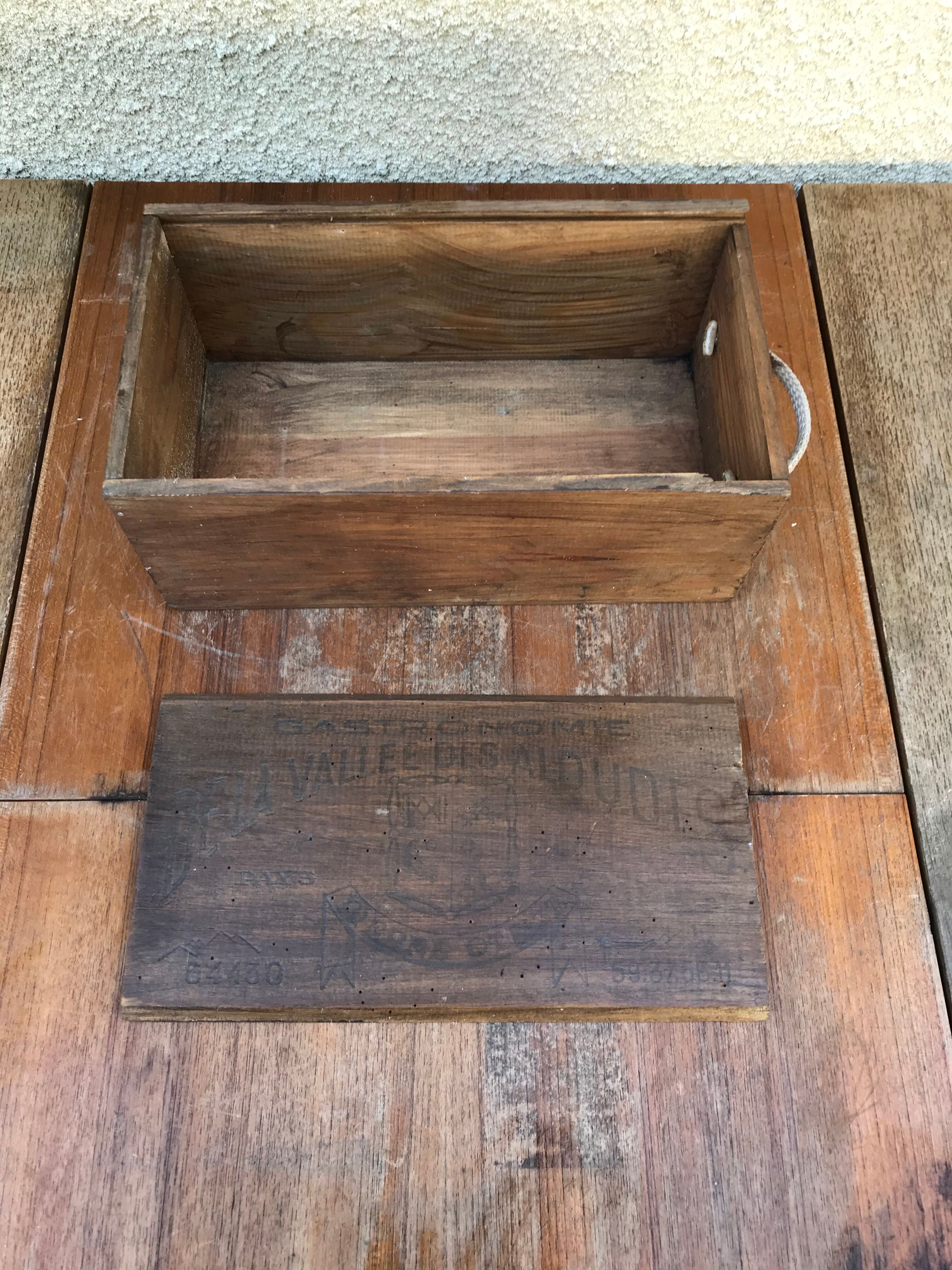Boite rangement en bois pays basque avec couvercle vintage