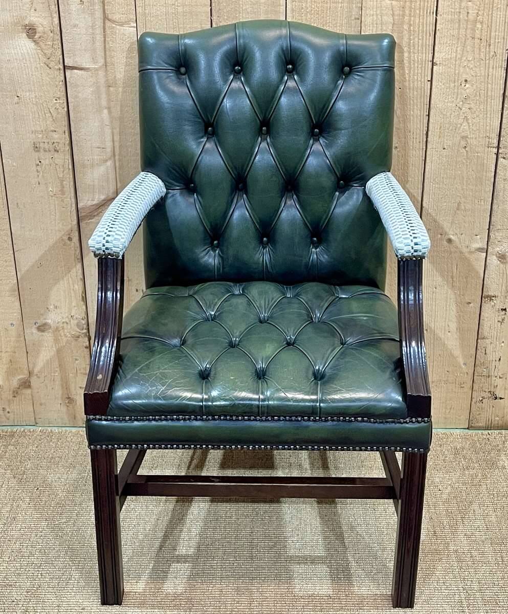 English Chesterfield armchair from the 70s