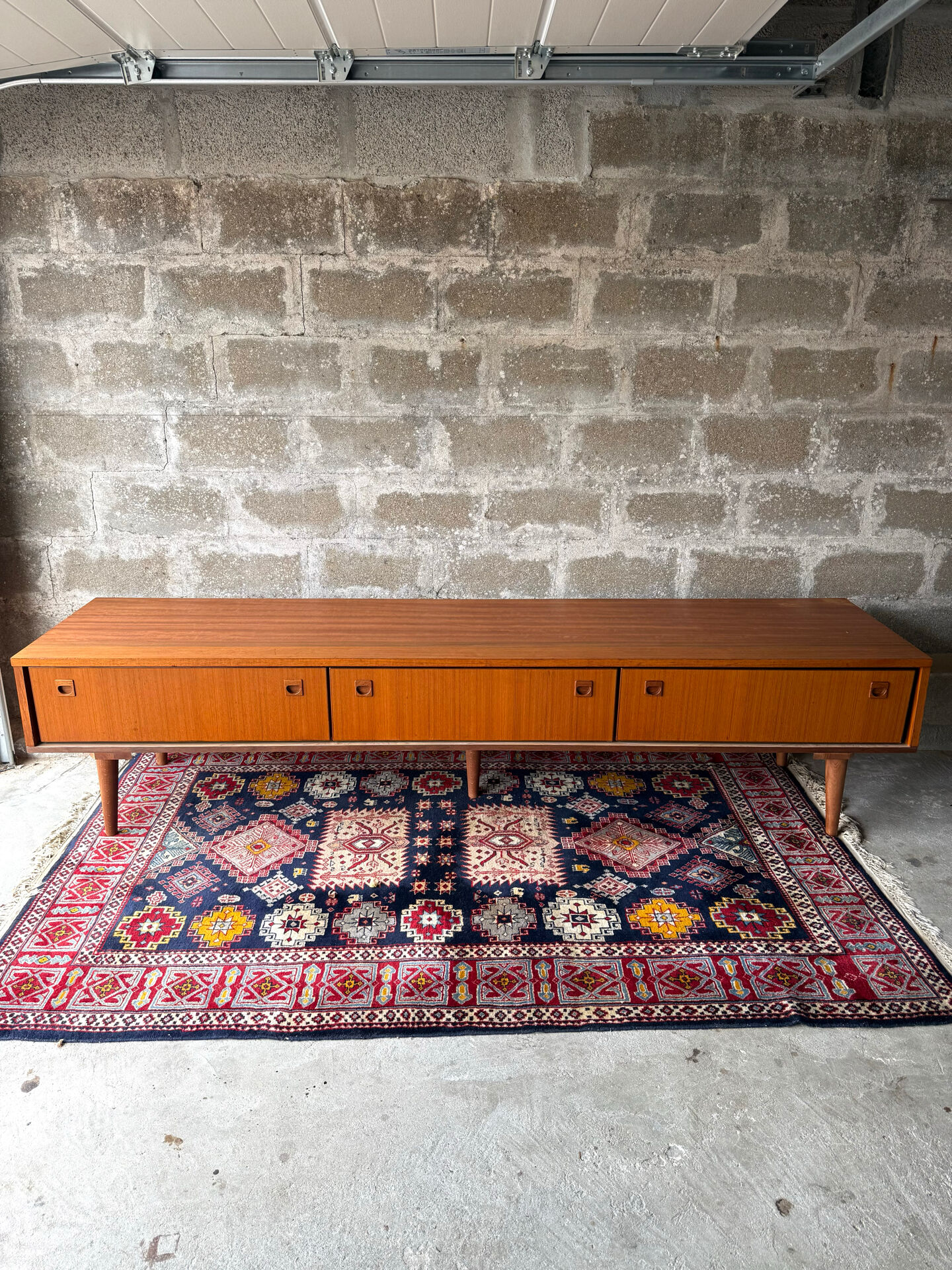 Vintage low Scandinavian sideboard in teak, 1970.