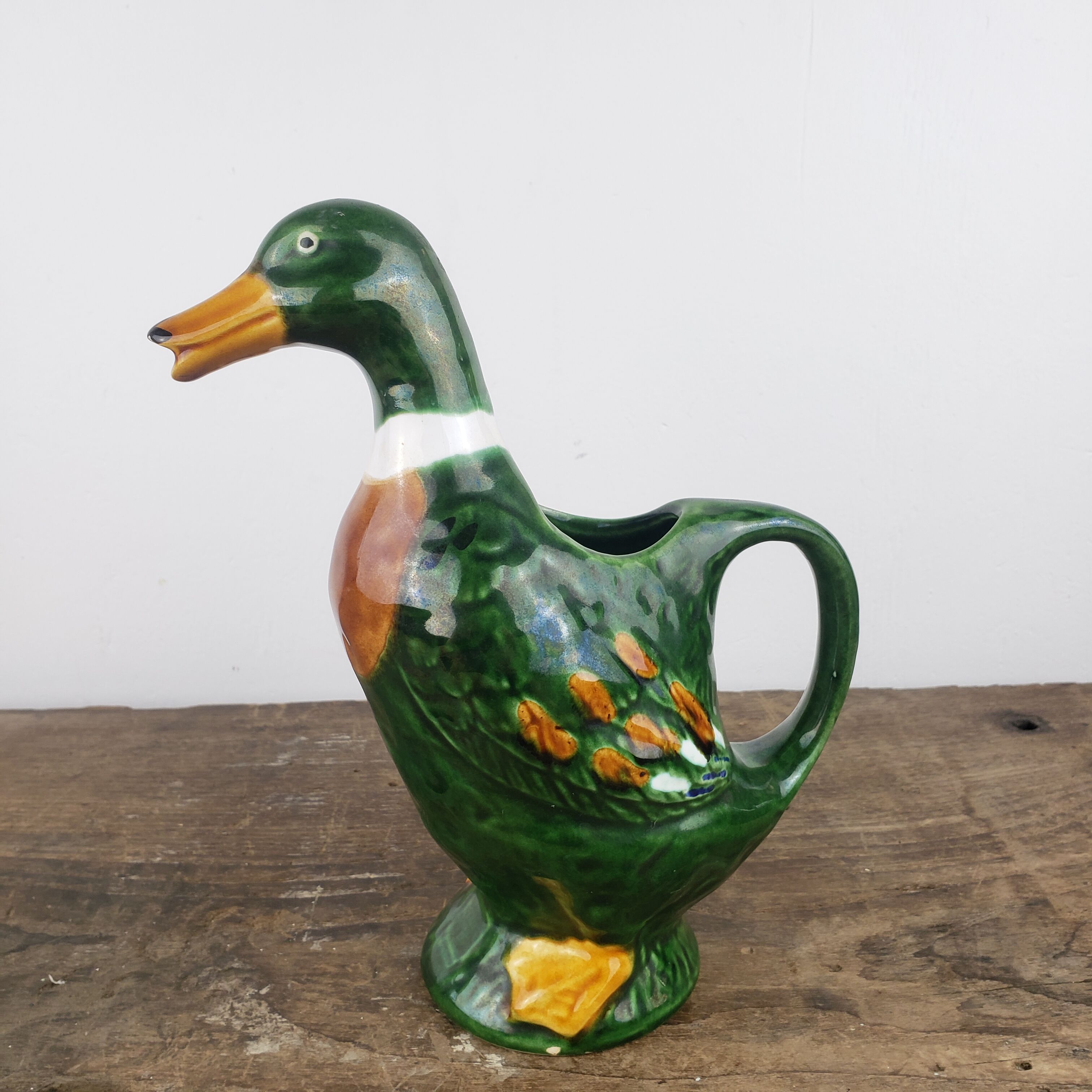 Decanter in the shape of a duck