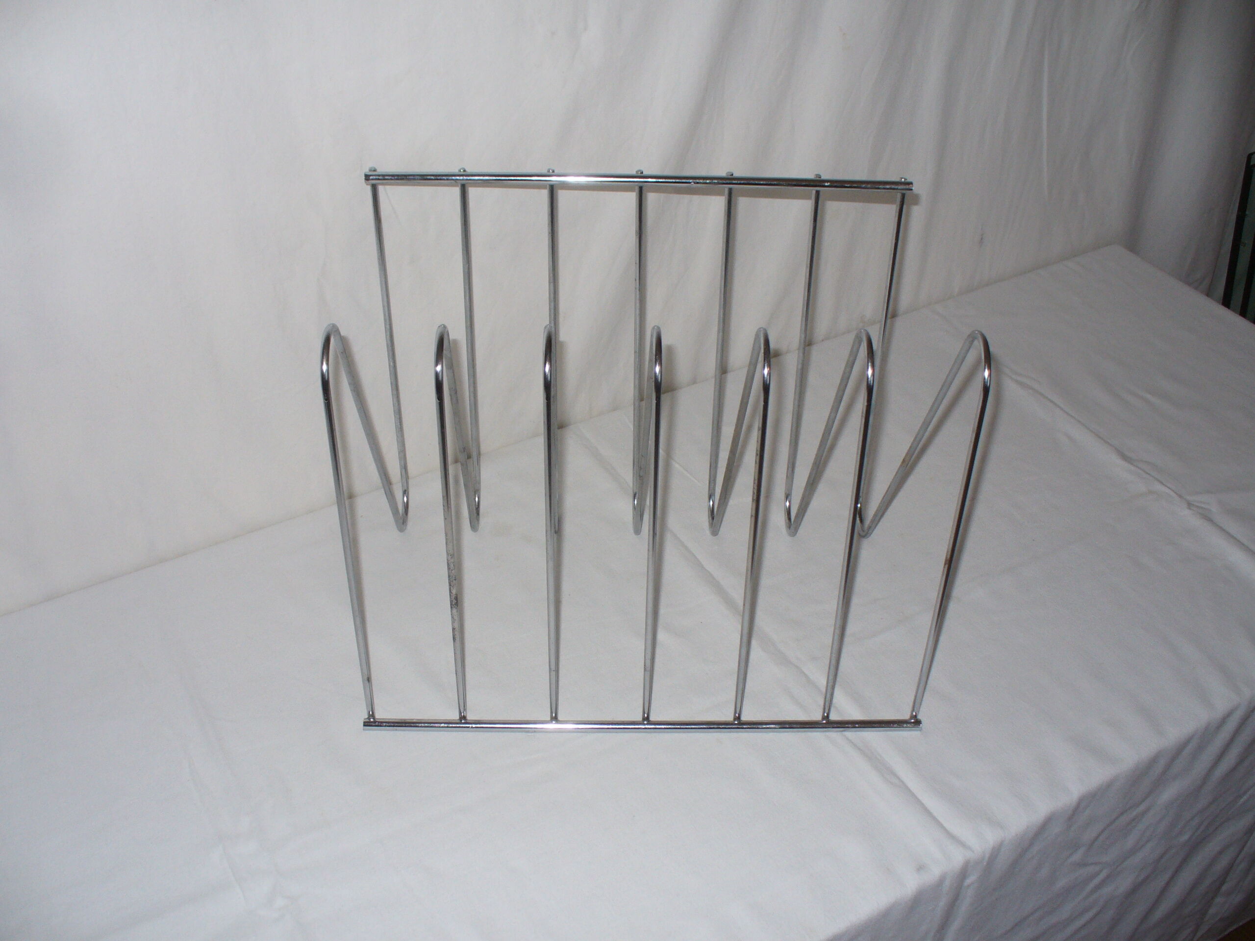 1970s magazine holder