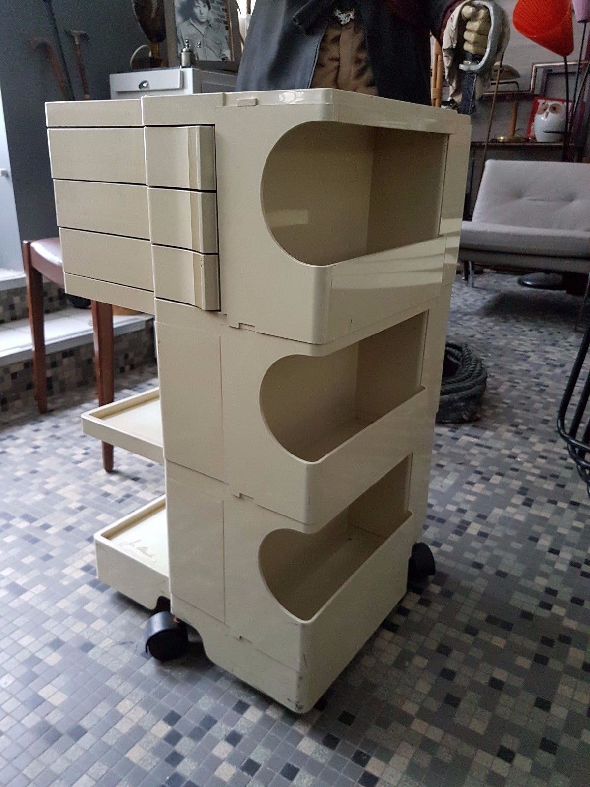 Mobile furniture Joe Colombo Boby