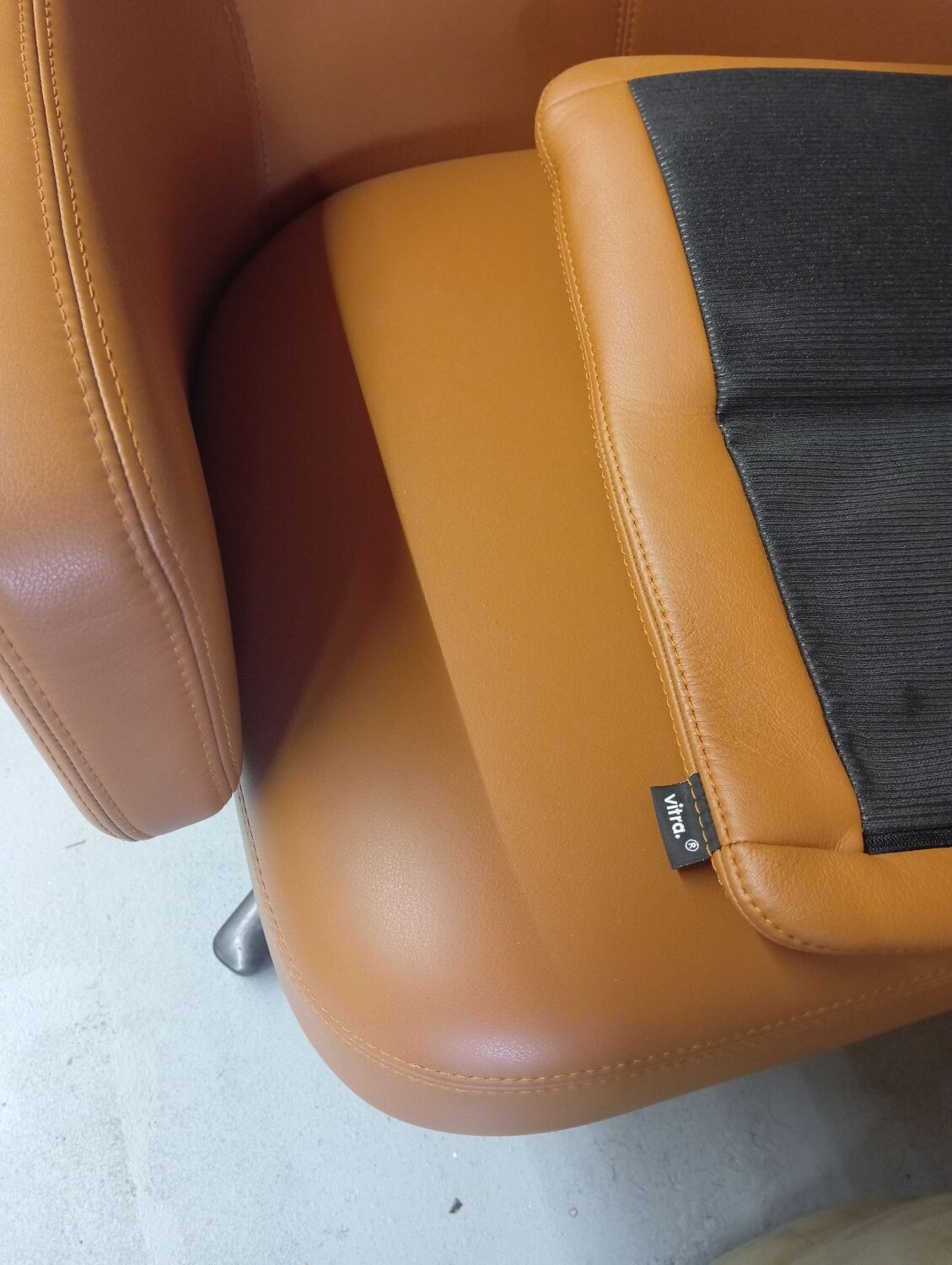 Antonio Citerio leather lounge chair Vitra