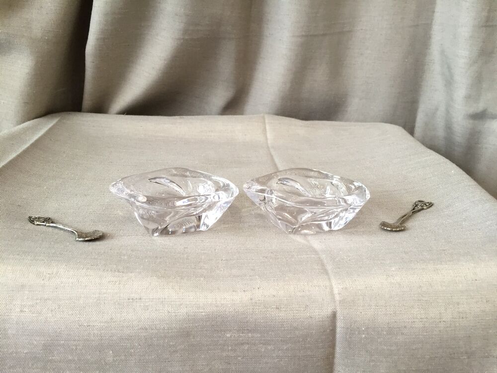 DUO OF CRYSTAL SALTERS SMALL SILVER METAL SPOONS
