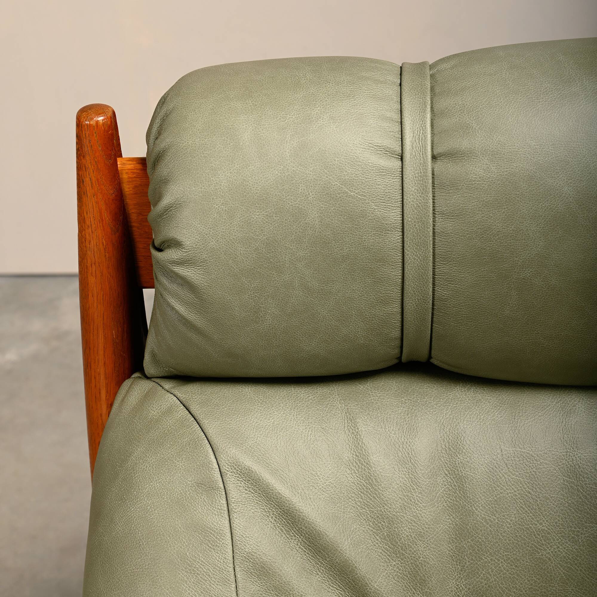 Lounge Chair in the manner Sergio Rodrigues and Jean Gillon, Oak / Leather
