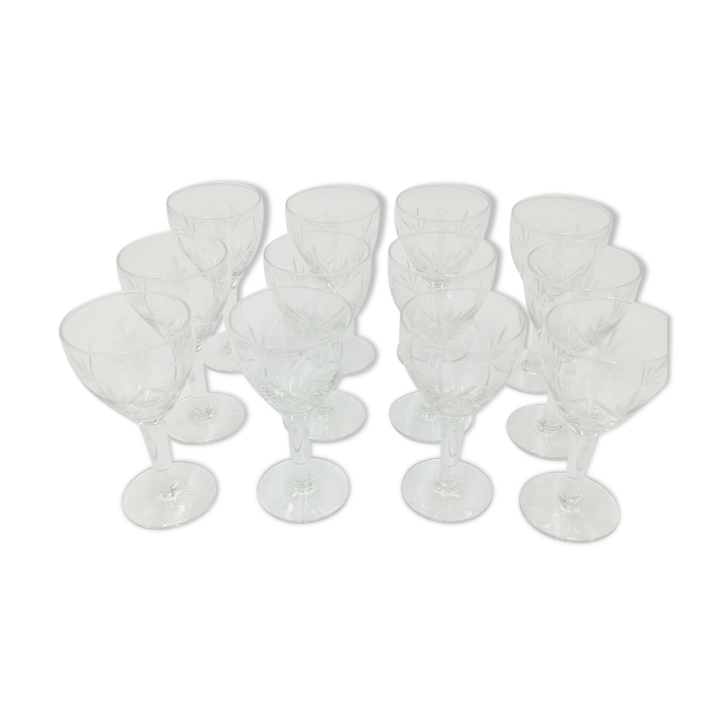 Lot of 12 crystal wine glasses