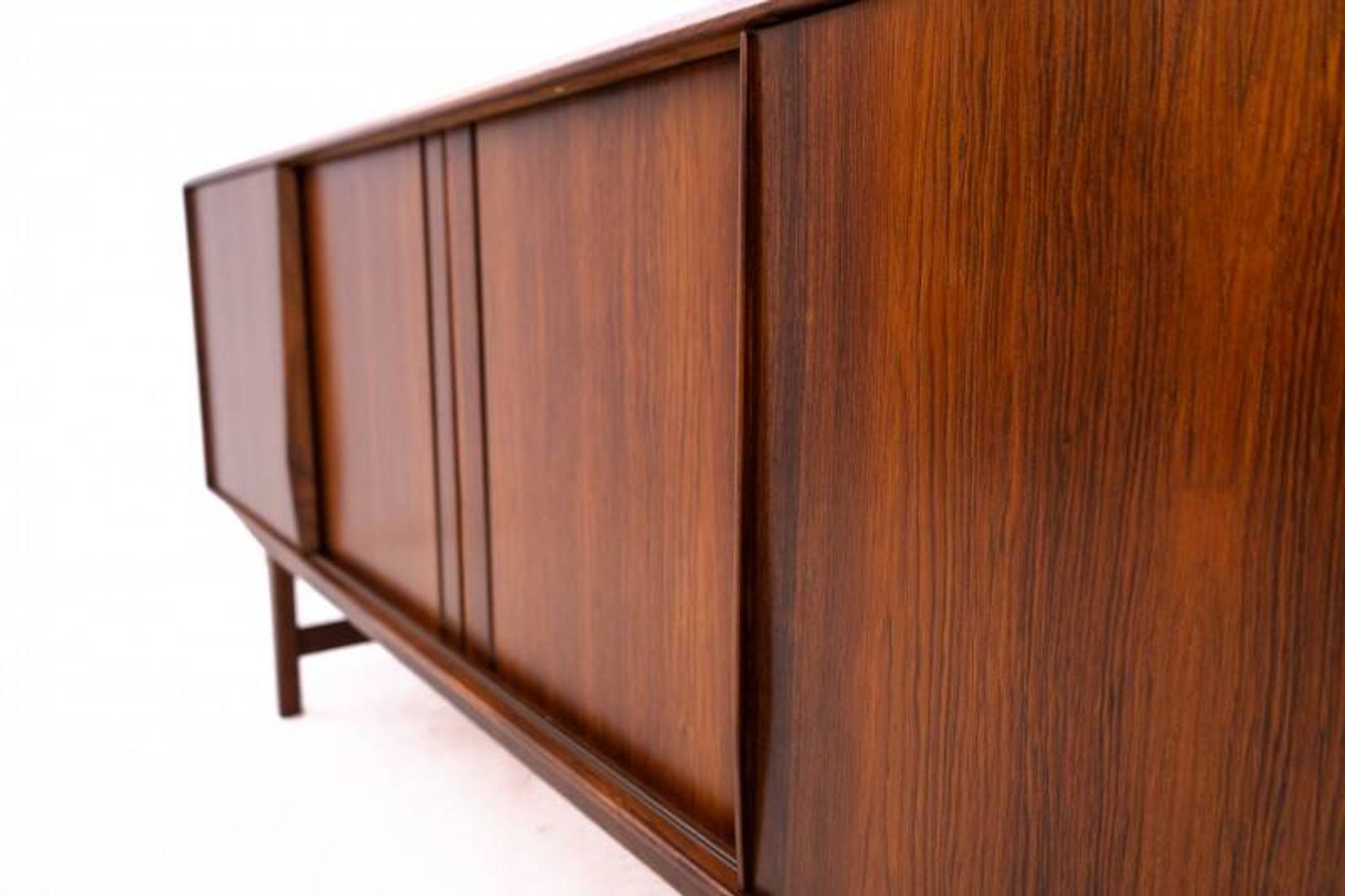 Buffet commode des années 1960, Danemark. Après rénovation.