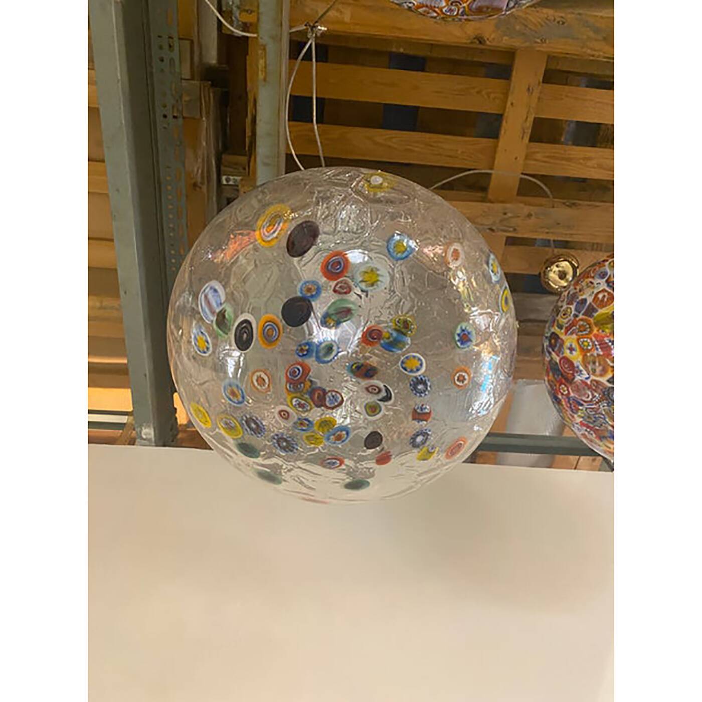 Suspension contemporaine en verre de Murano transparent avec des motifs multicolores Murrise