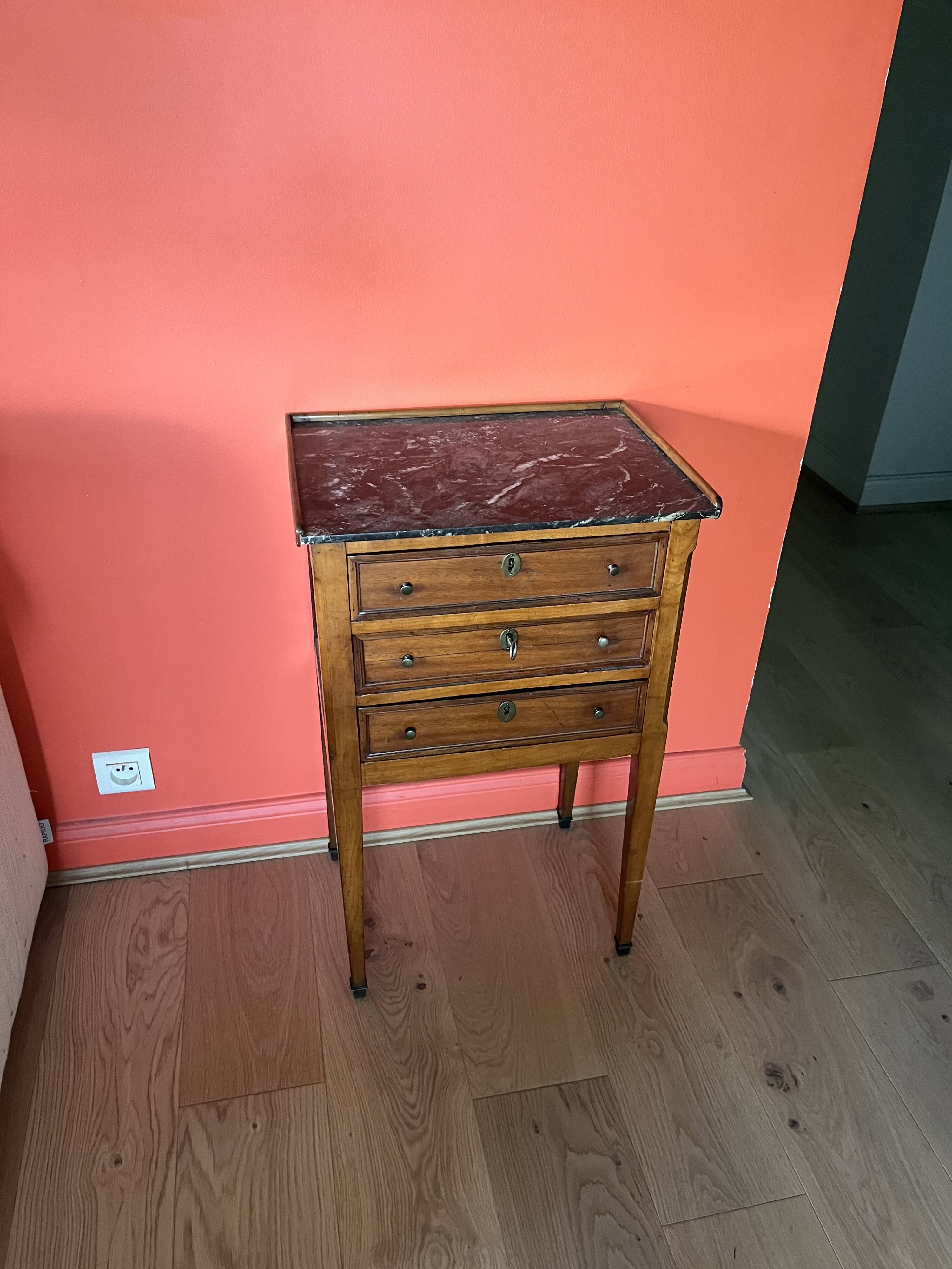 Small chest of drawers in Louis XVI style