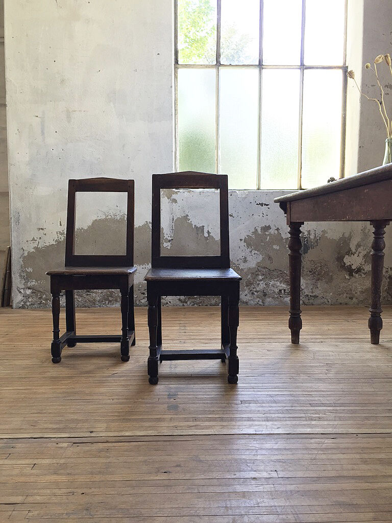 Pair chairs Lorraine