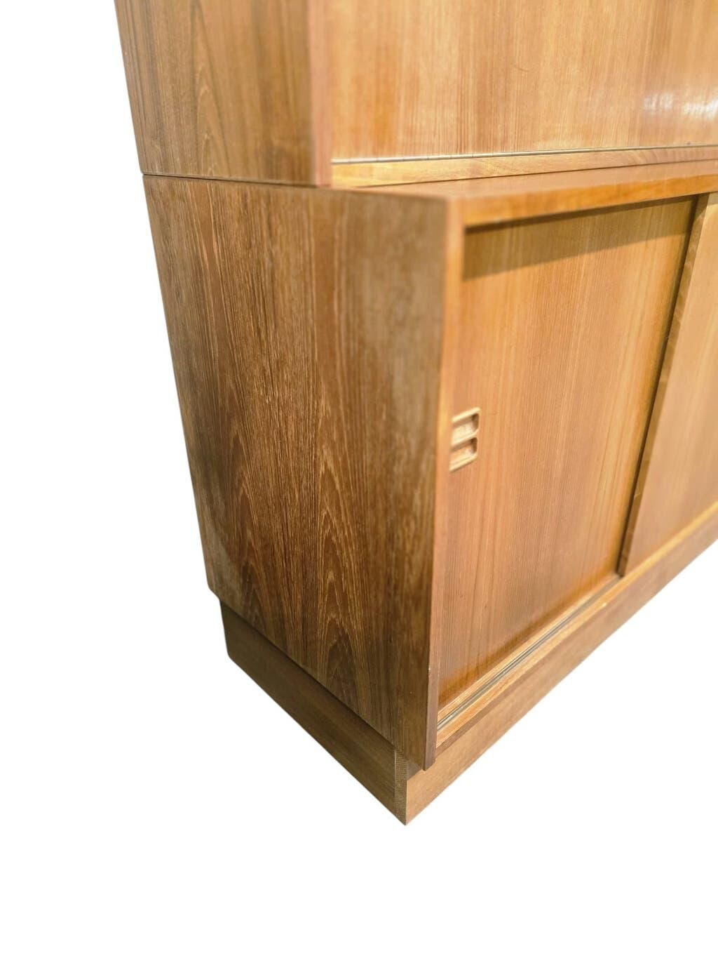 Vintage wooden shelf/bookcase/display cabinet