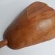Coupe à fuits en bois sculpté en forme de poire