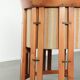 Concevoir une chaise de côté/de salle à manger avec un magnifique revêtement en tissu jaune luxueux.