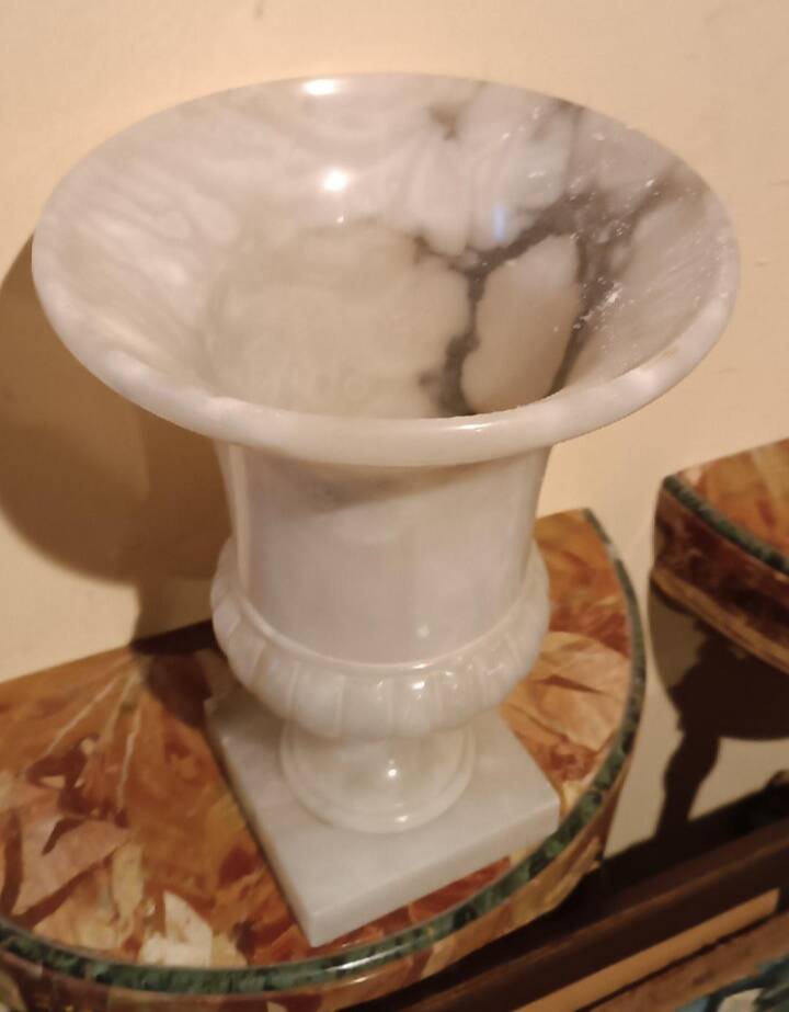 Medici vase with a crater in alabaster from the 1950s