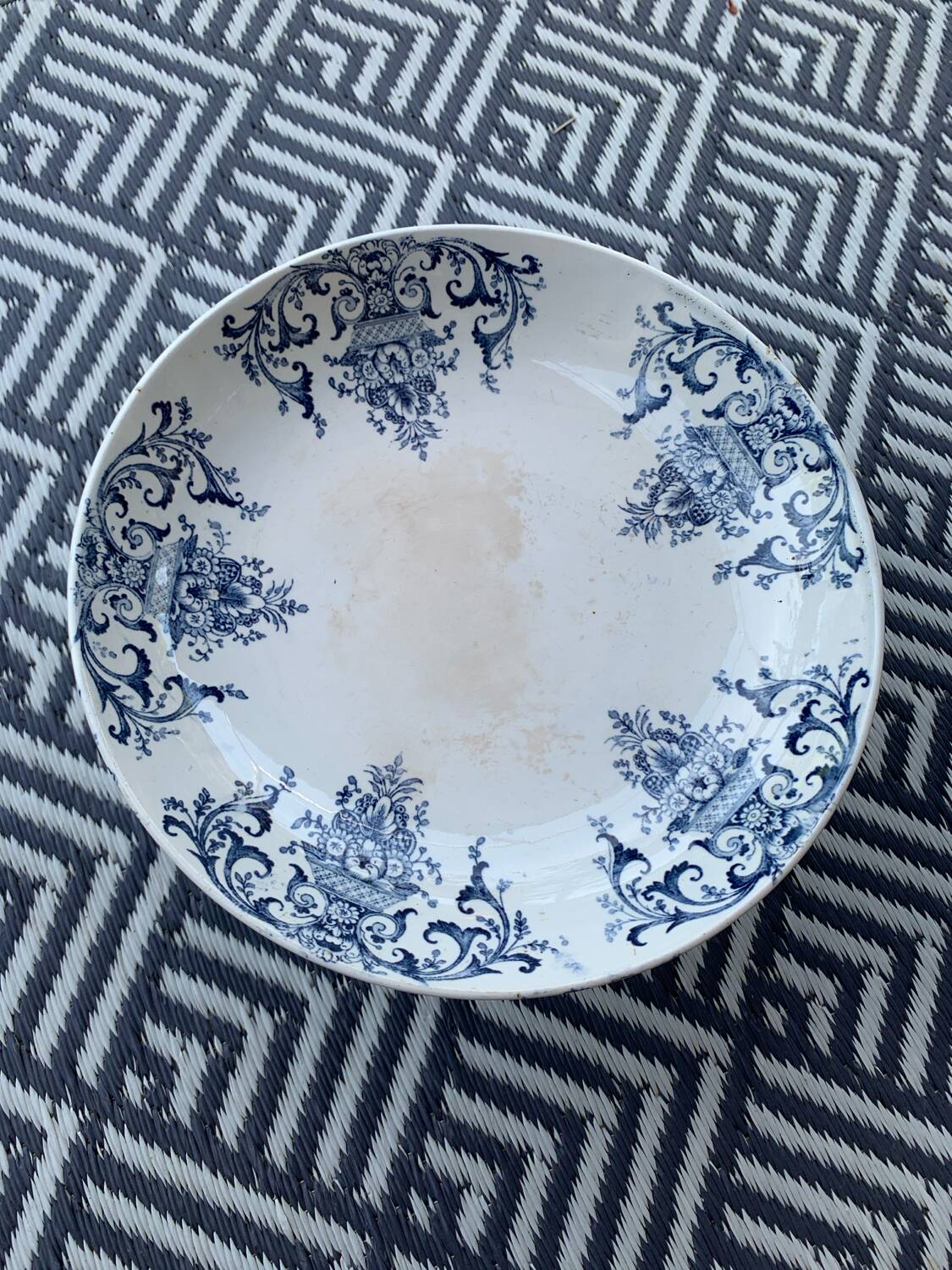 Iron earth fruit bowl