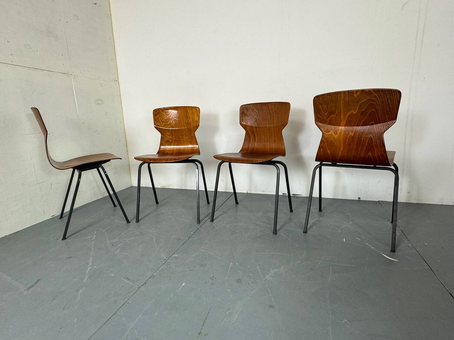 Chaises industrielles modernes du milieu du siècle d'Eromes, années 1960, lot de 4