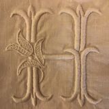 Drap de lin vintage 2 personnes monogrammé « AH »