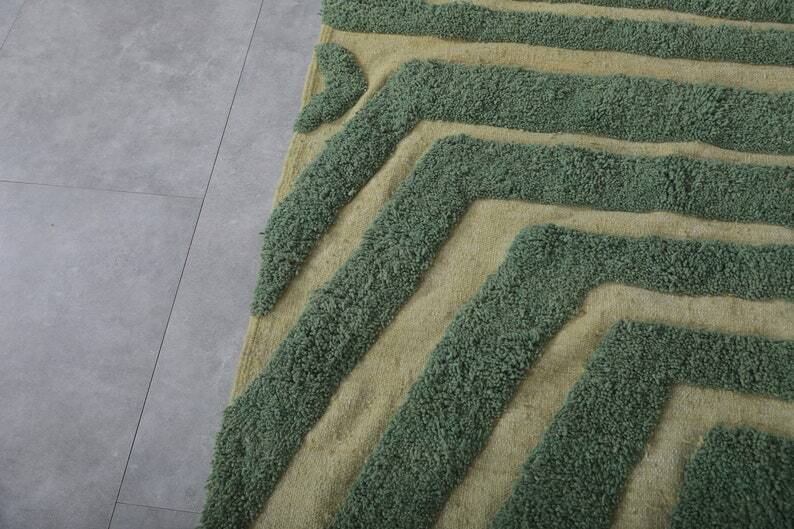 Authentic handmade Berber rug, size 1.5/2.5 m.