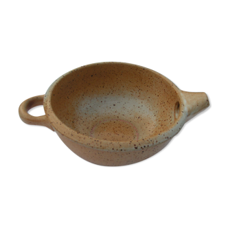 Swamp sandstone-stamped saucer