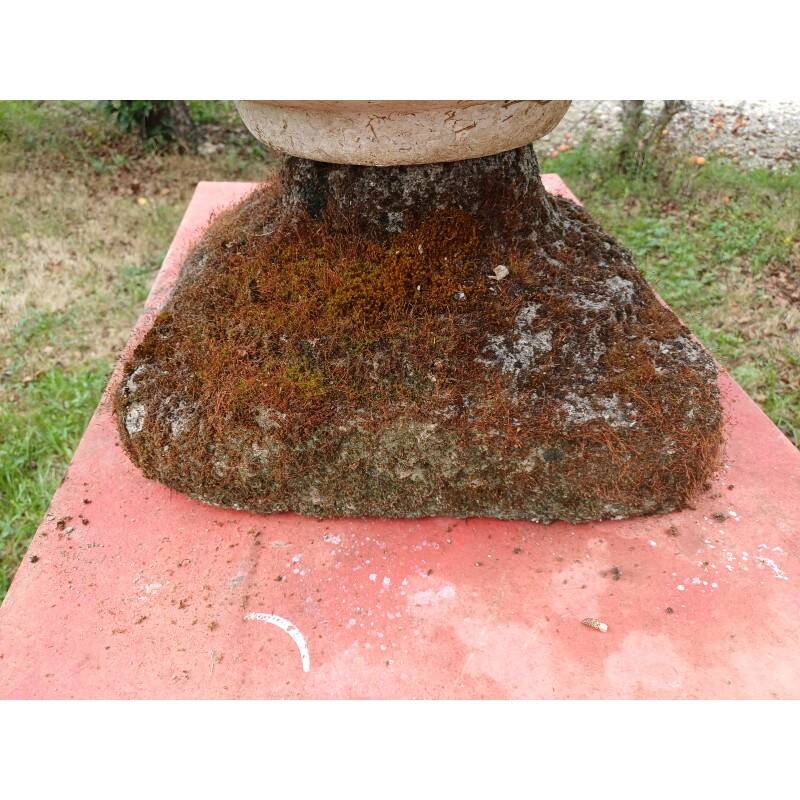 Round basin in reconstituted stone