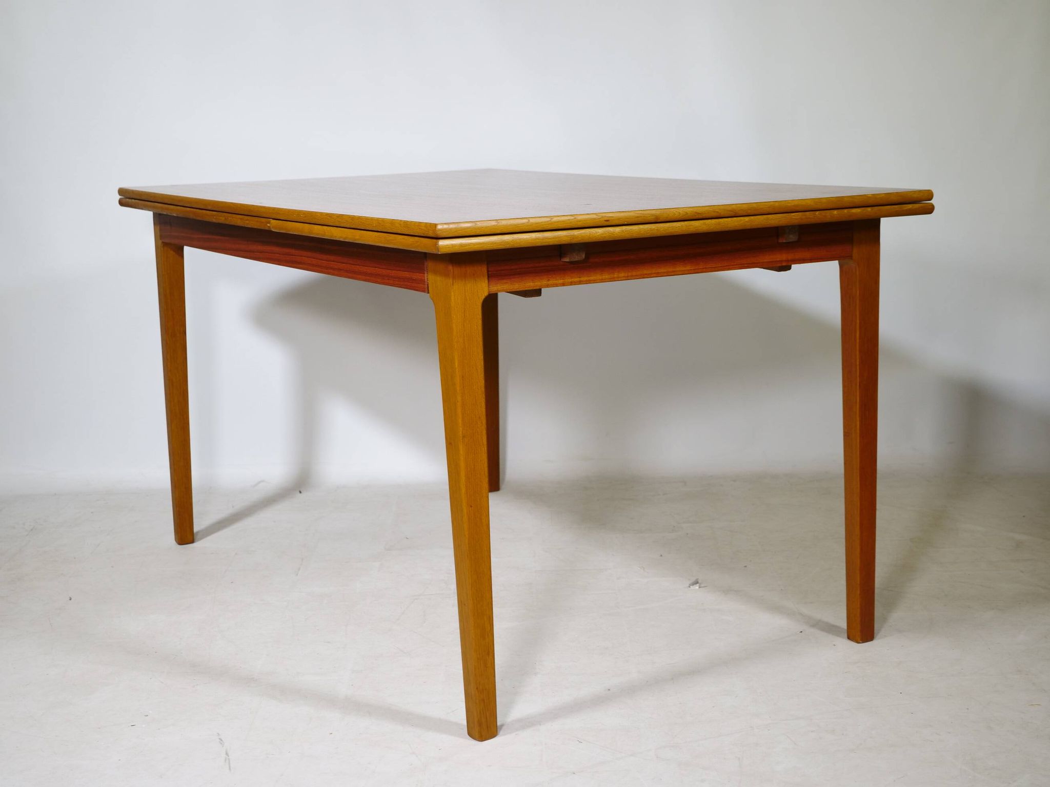 Extending Danish Mid-Century Teak Dining Table, 1960s