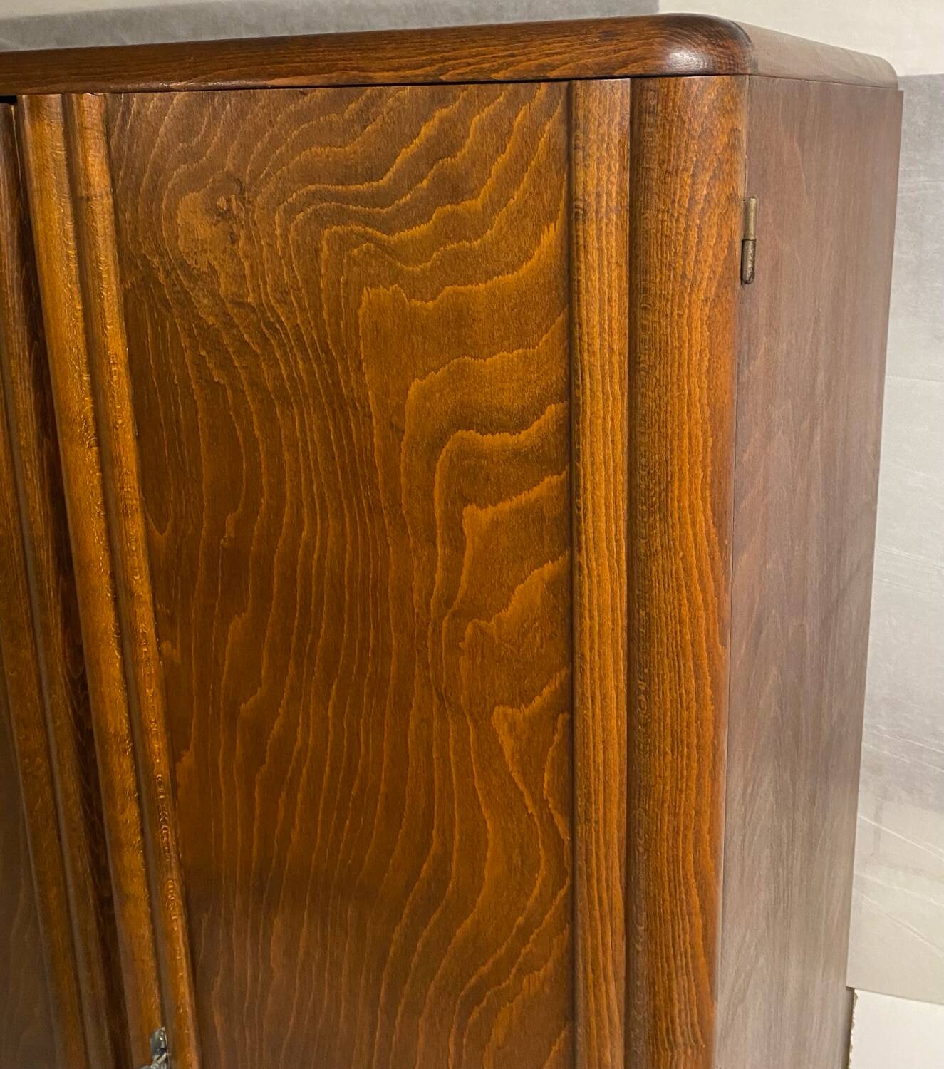 Vintage compass feet wardrobe from 1956