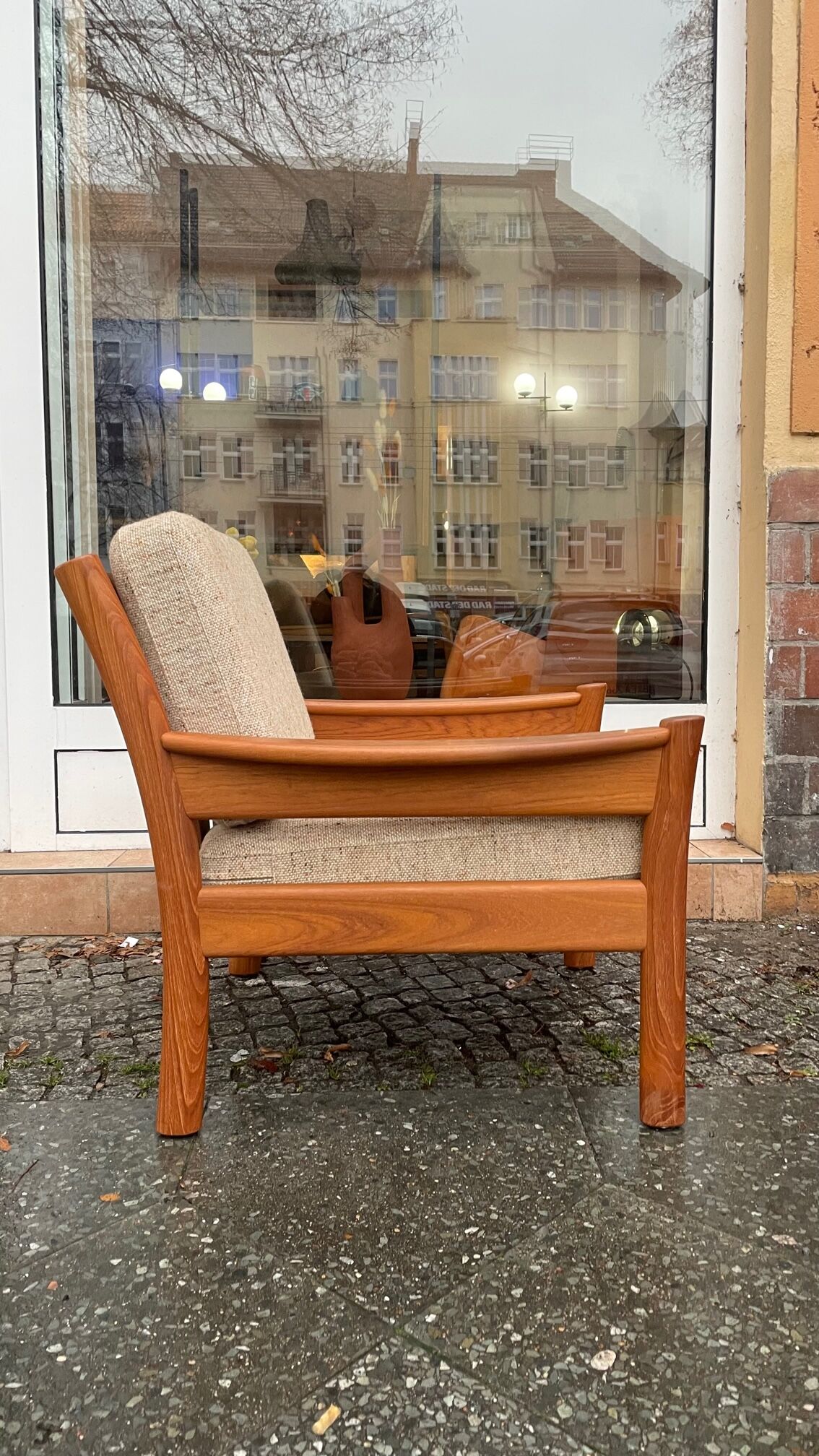 Danish armchair of the 60s in wood and wool of the brand Dyrlund