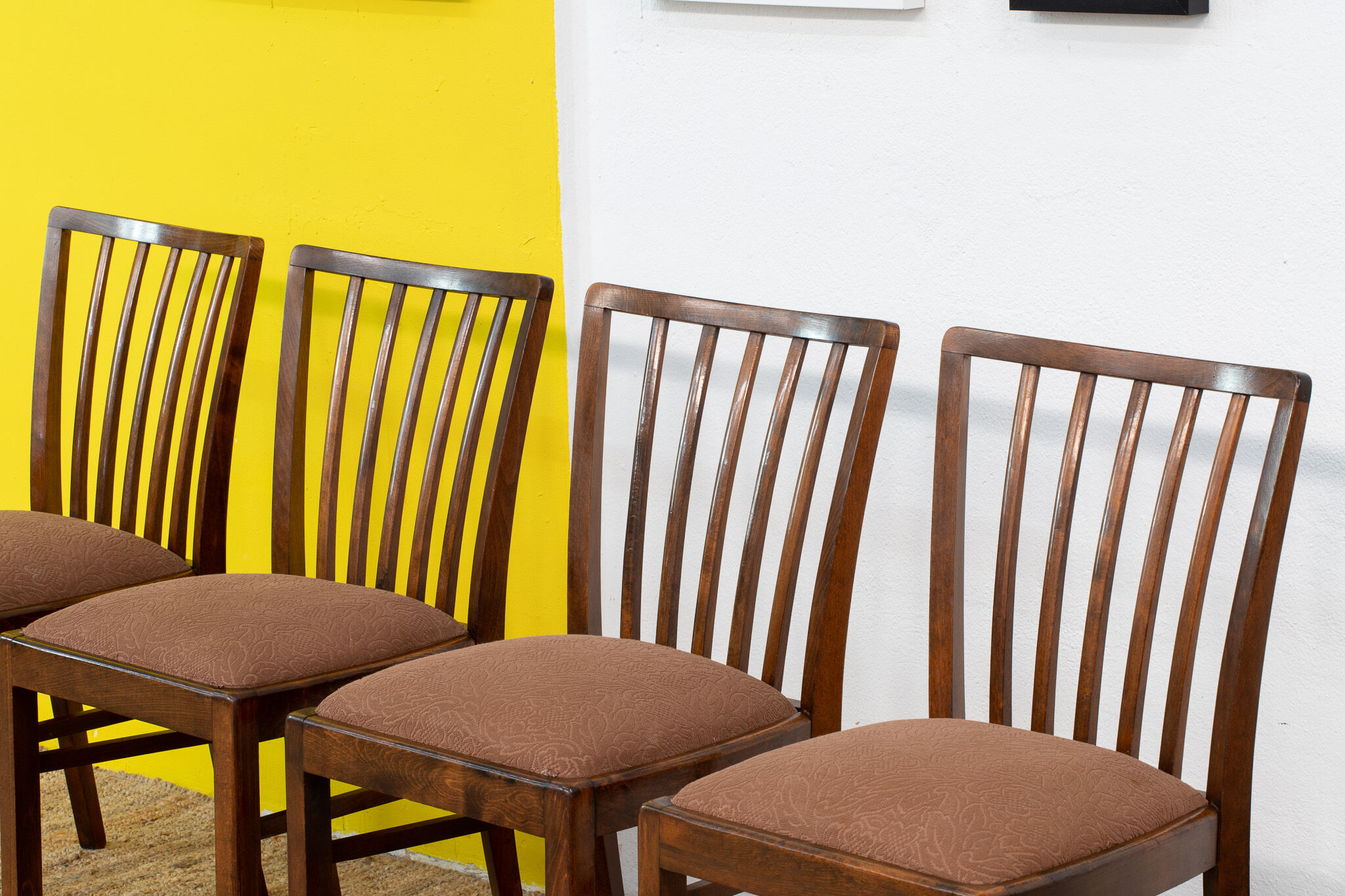 Série de 4 chaises scandinaves vintage