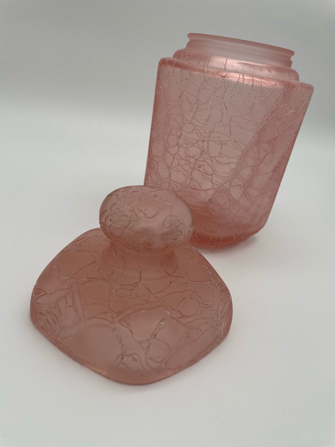 Pink vintage cotton pot in cracked glass paste Marcel Franck