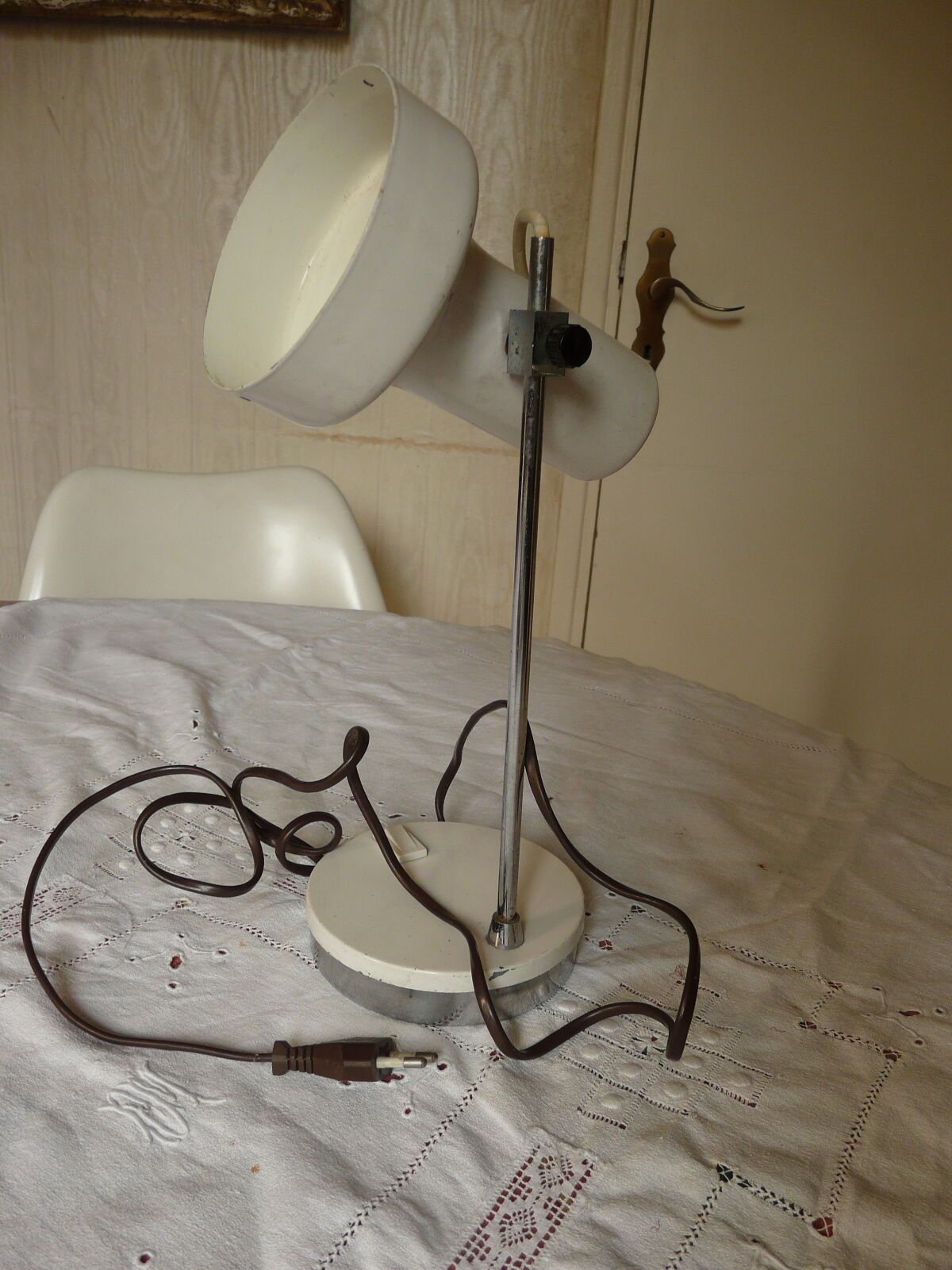 Table lamp
