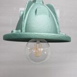 Workshop suspension with metallic green pole