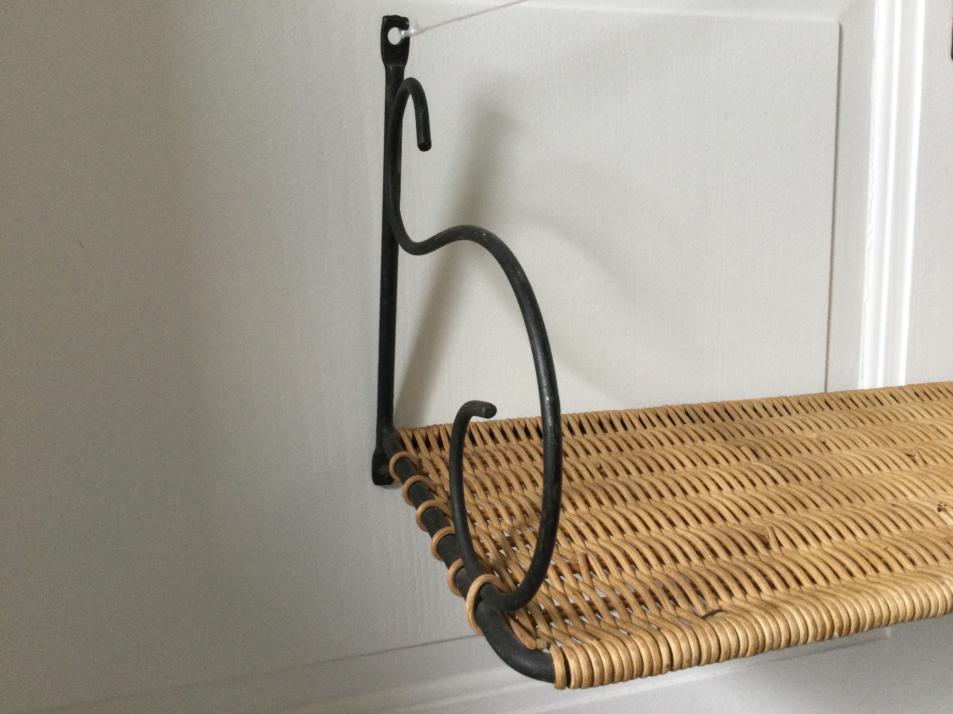 Wall shelf wicker and wrought iron 50s