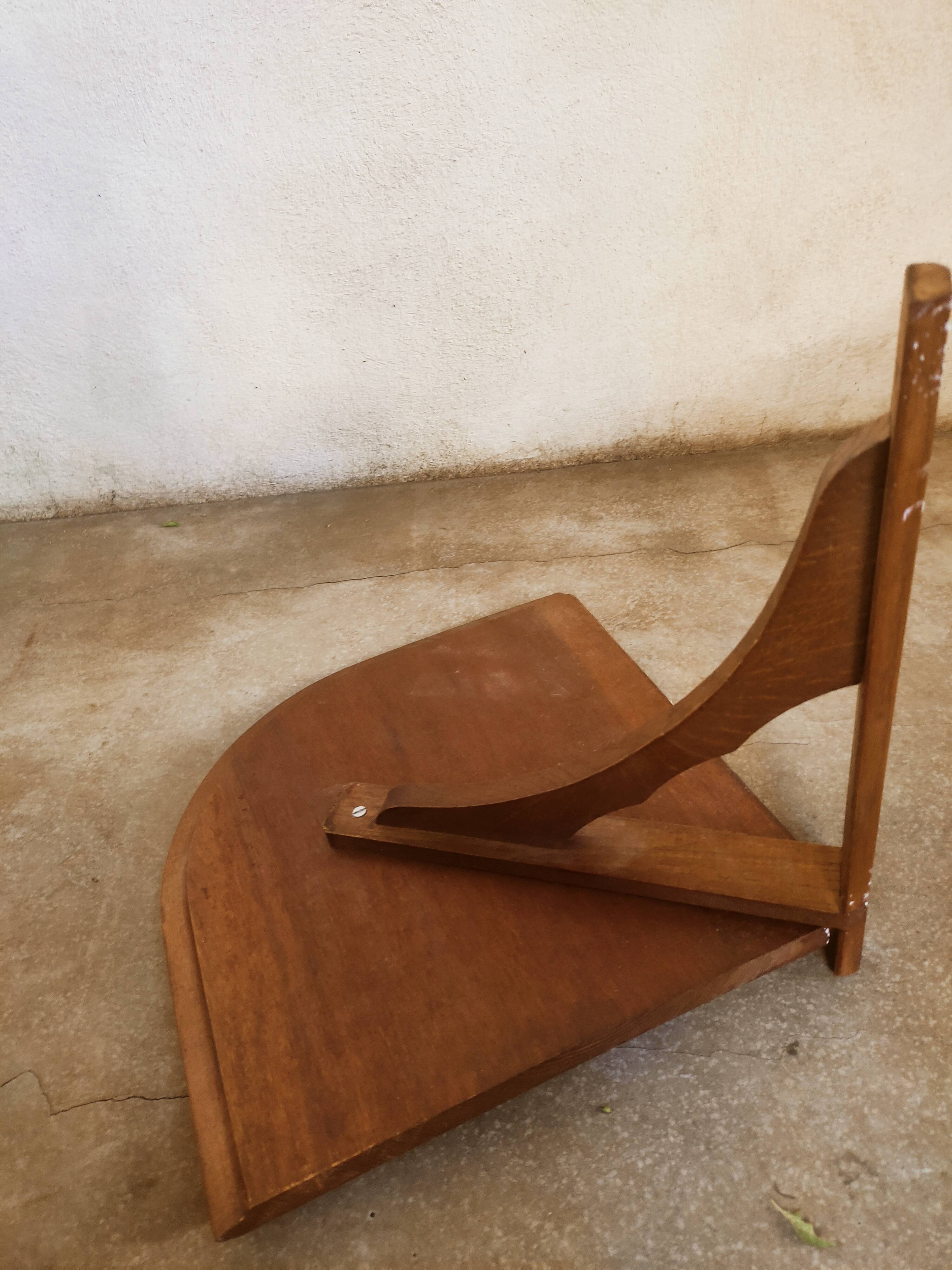 Wooden corner shelf