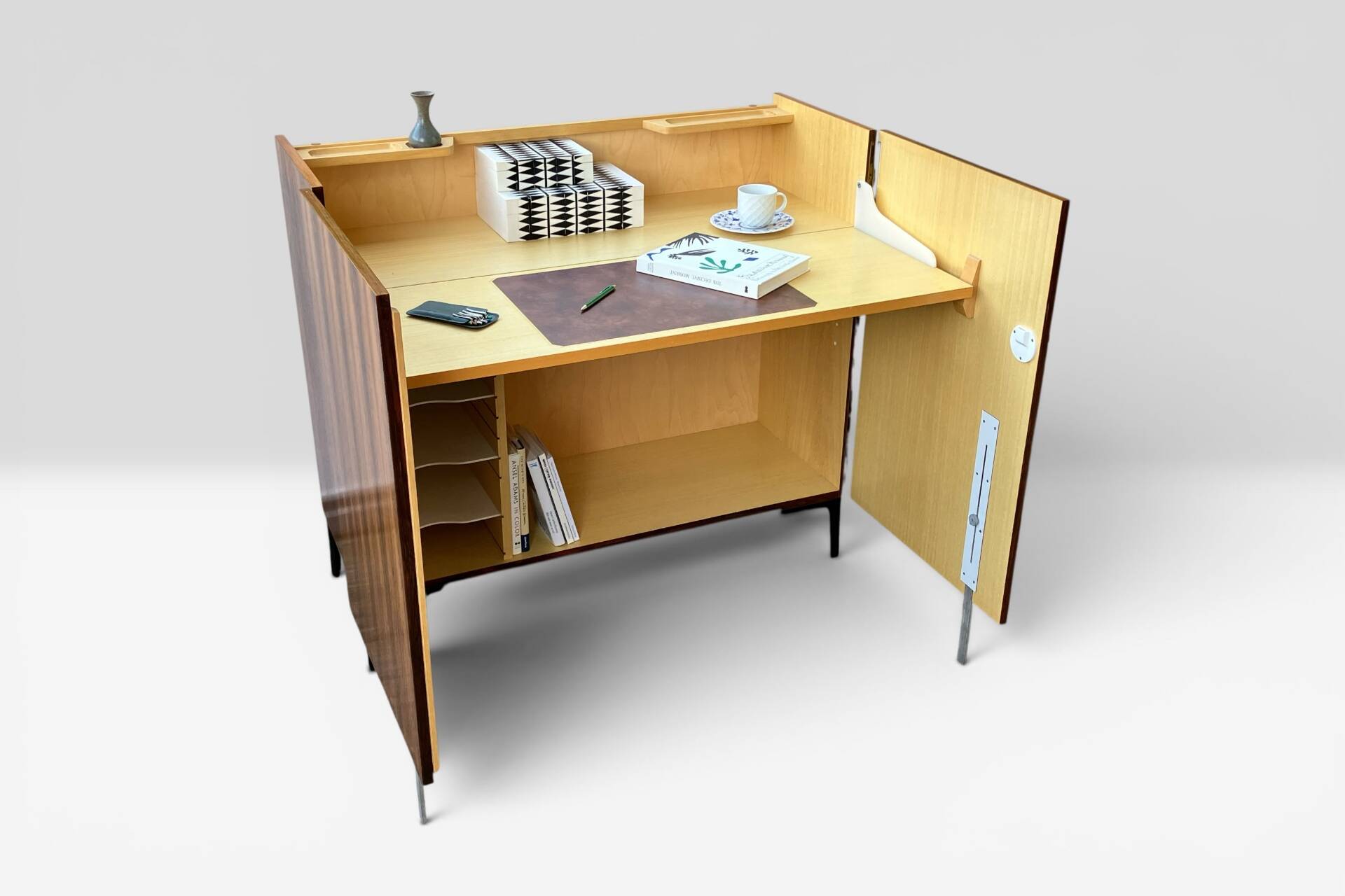 Mid Century Sekretär Magic Box Home Office aus edlem Palisanderholz