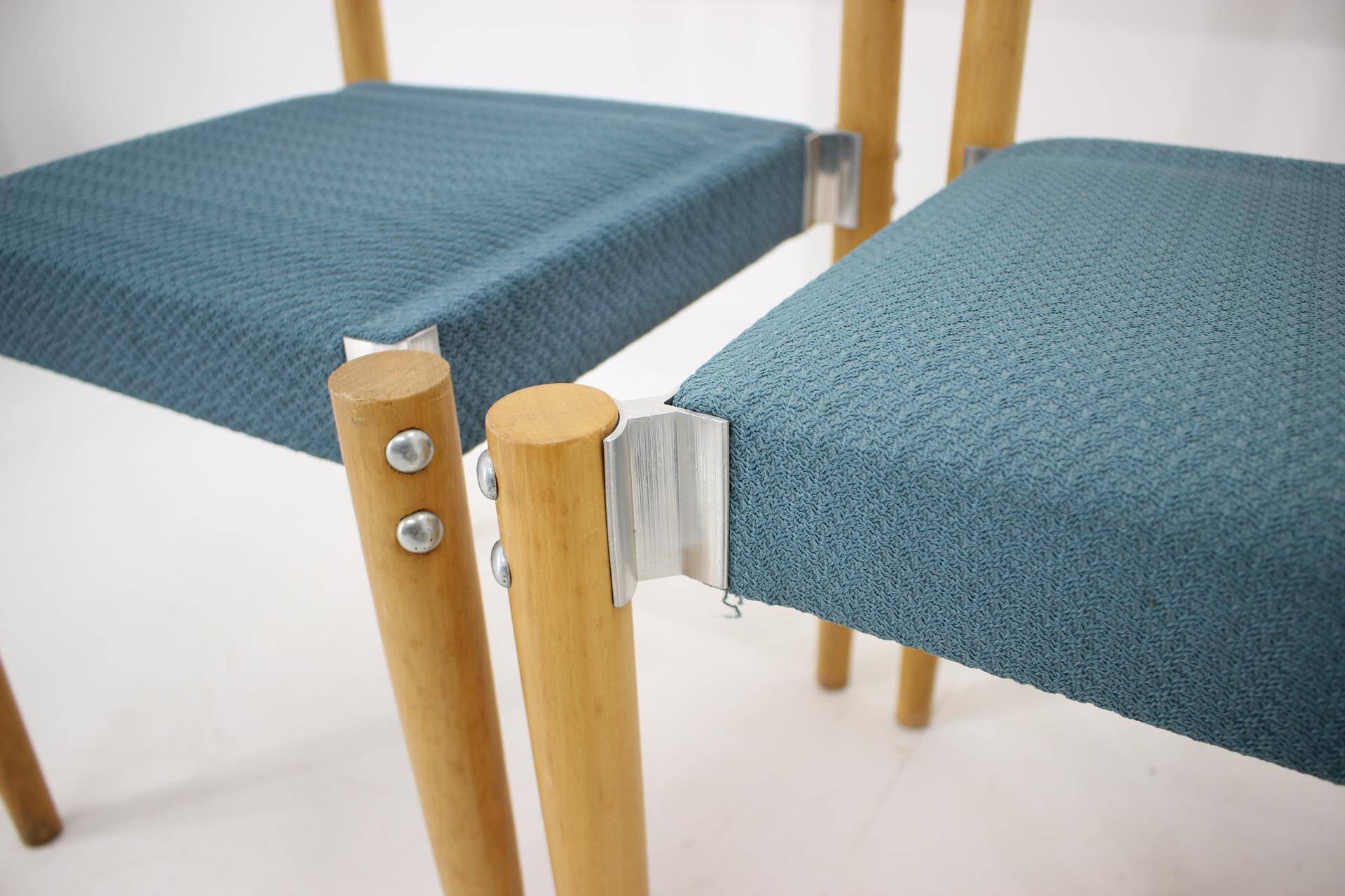 Ensemble de quatre chaises de salle à manger design par Miroslav Navrátil, années 1970.